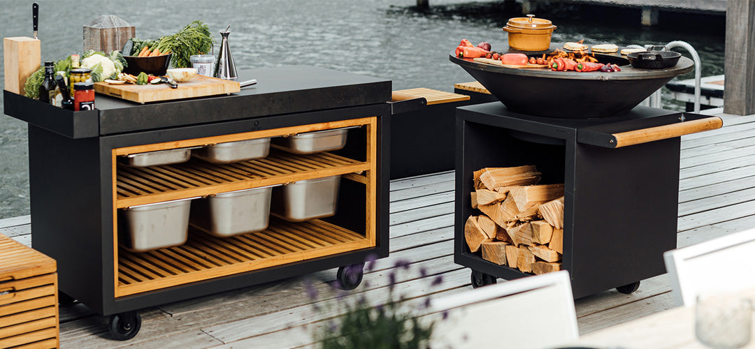 OFYR grill i svart stål